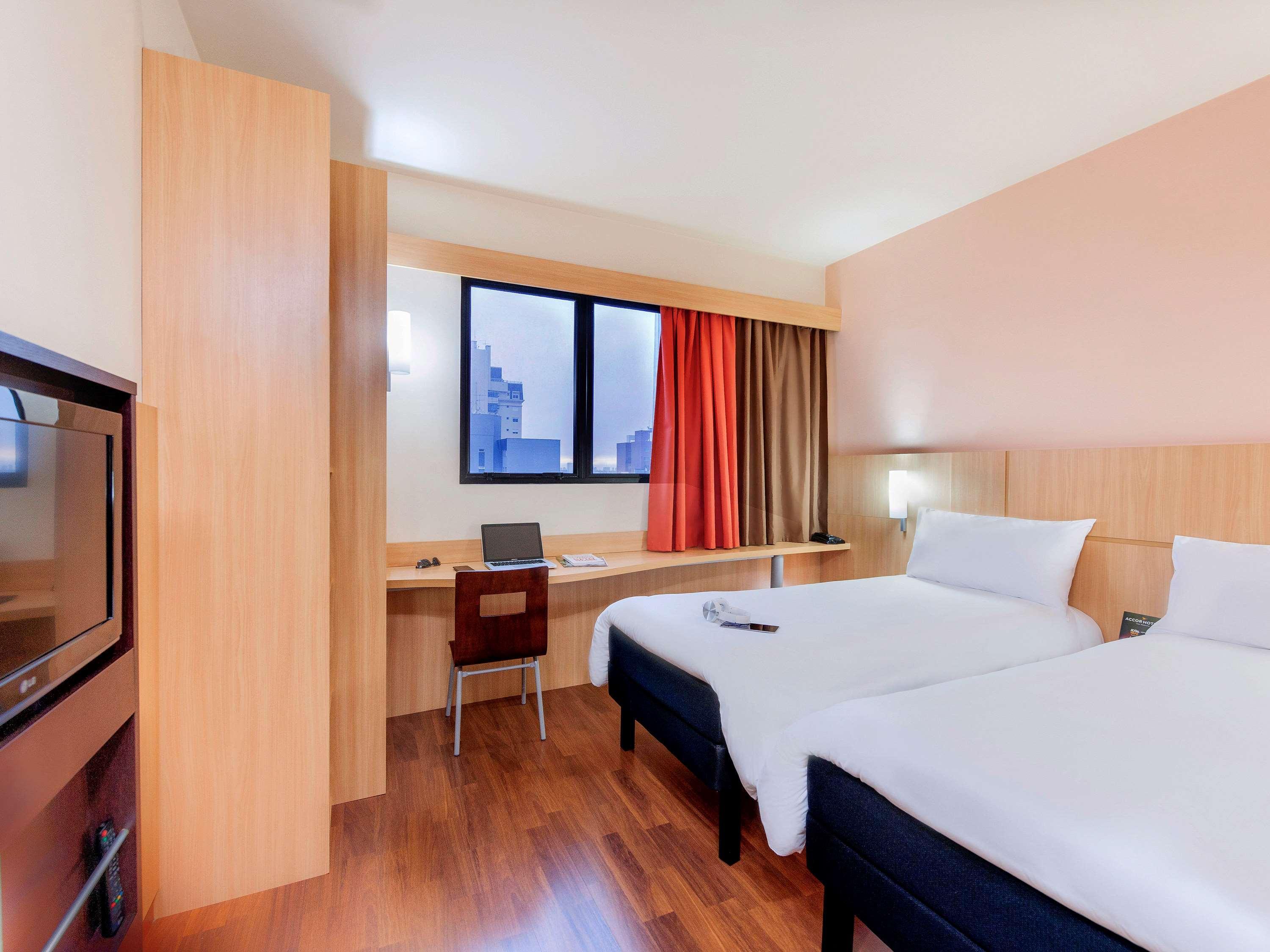 Ibis Shopping Hotel 3*