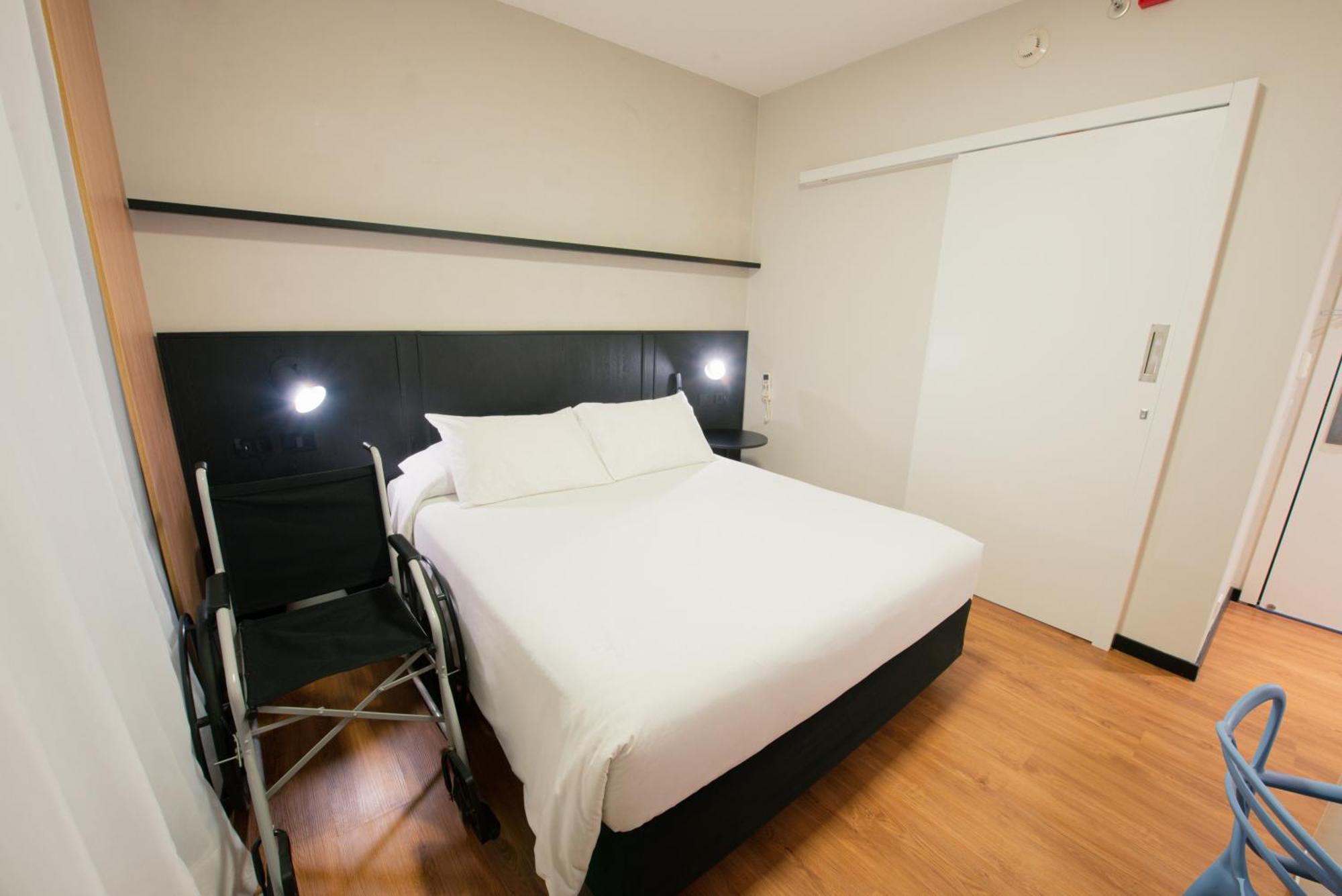 Ibis Shopping 3*