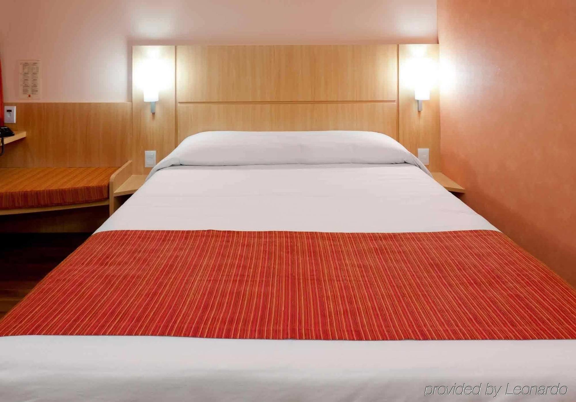 Ibis Shopping Hotel 3*