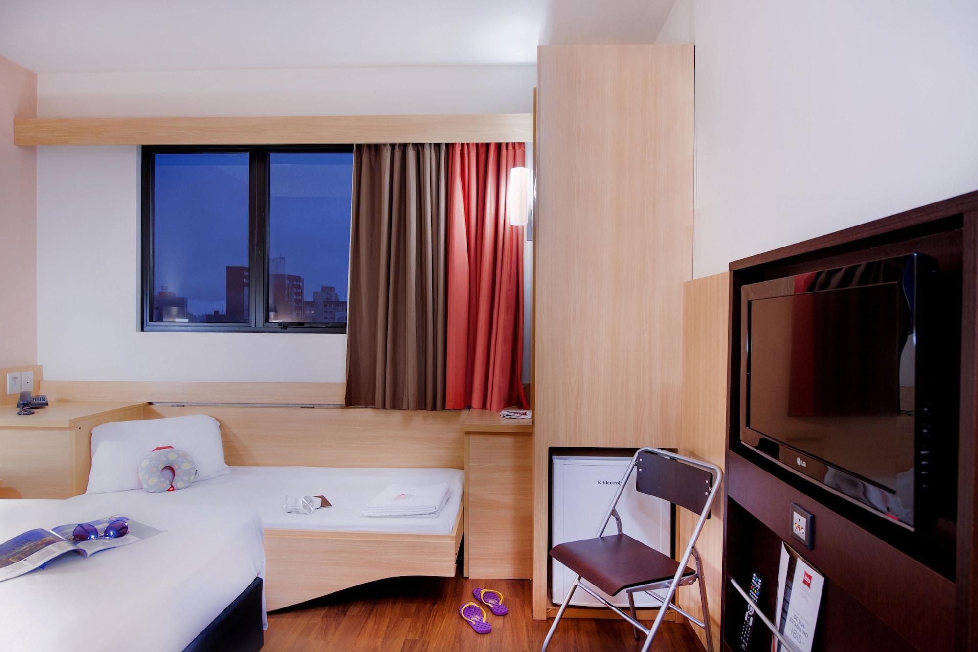 Ibis Shopping 3*