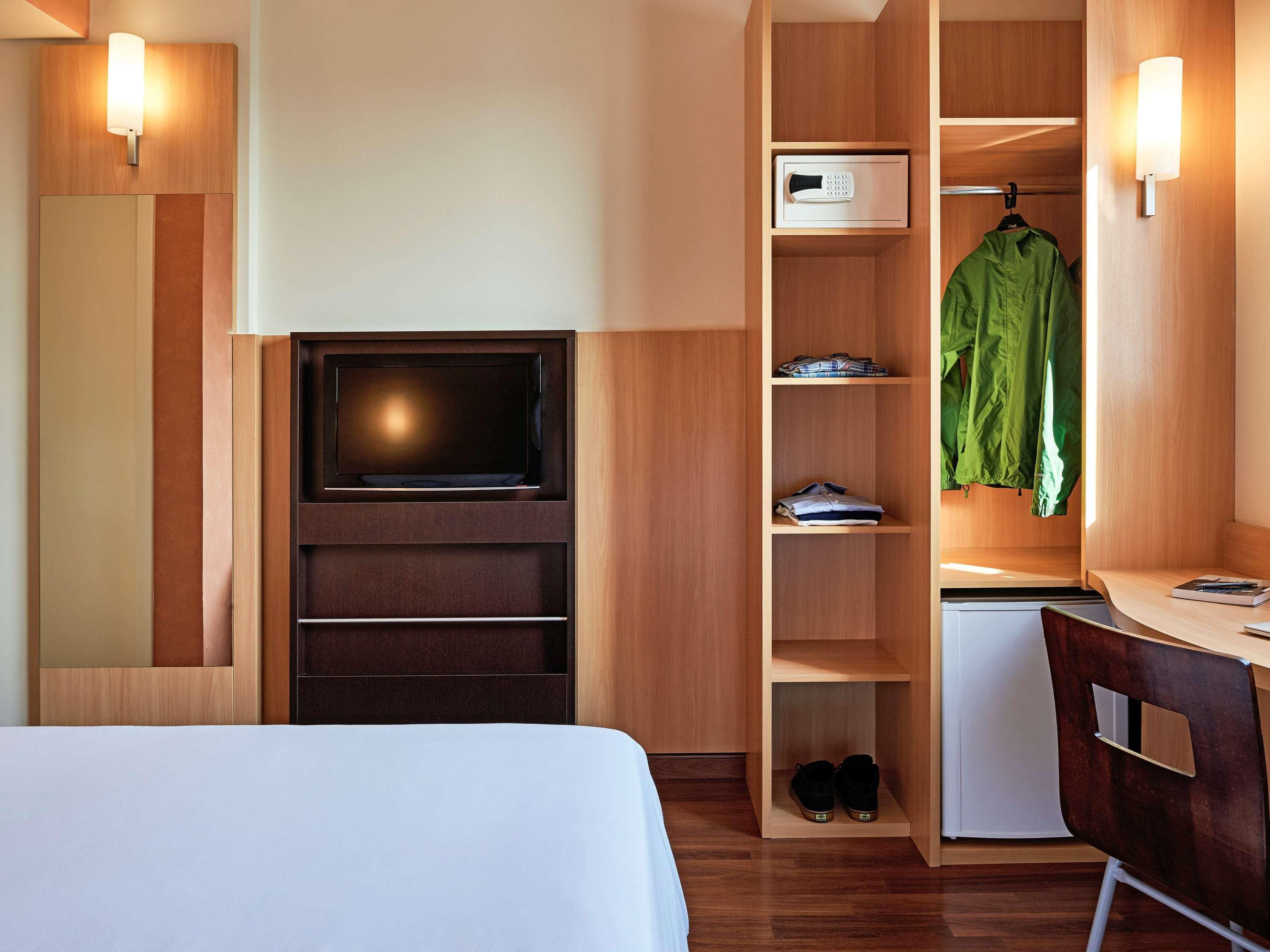 Hotel Ibis Shopping 3*