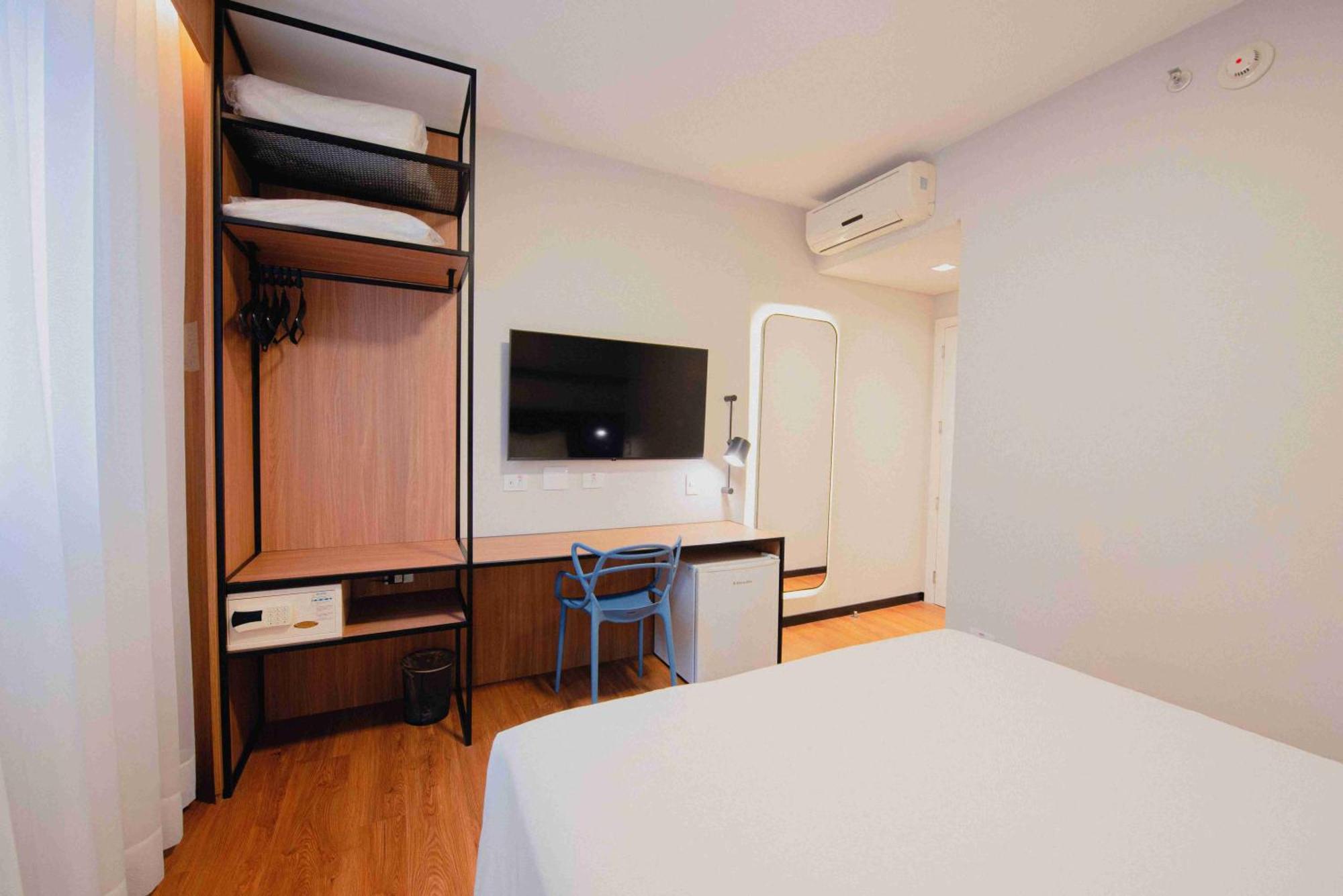 Hotel Ibis Shopping 3*